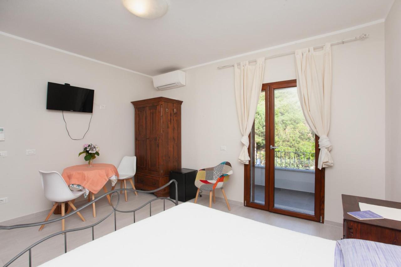 Lu Lioni Rooms San Teodoro  Eksteriør billede