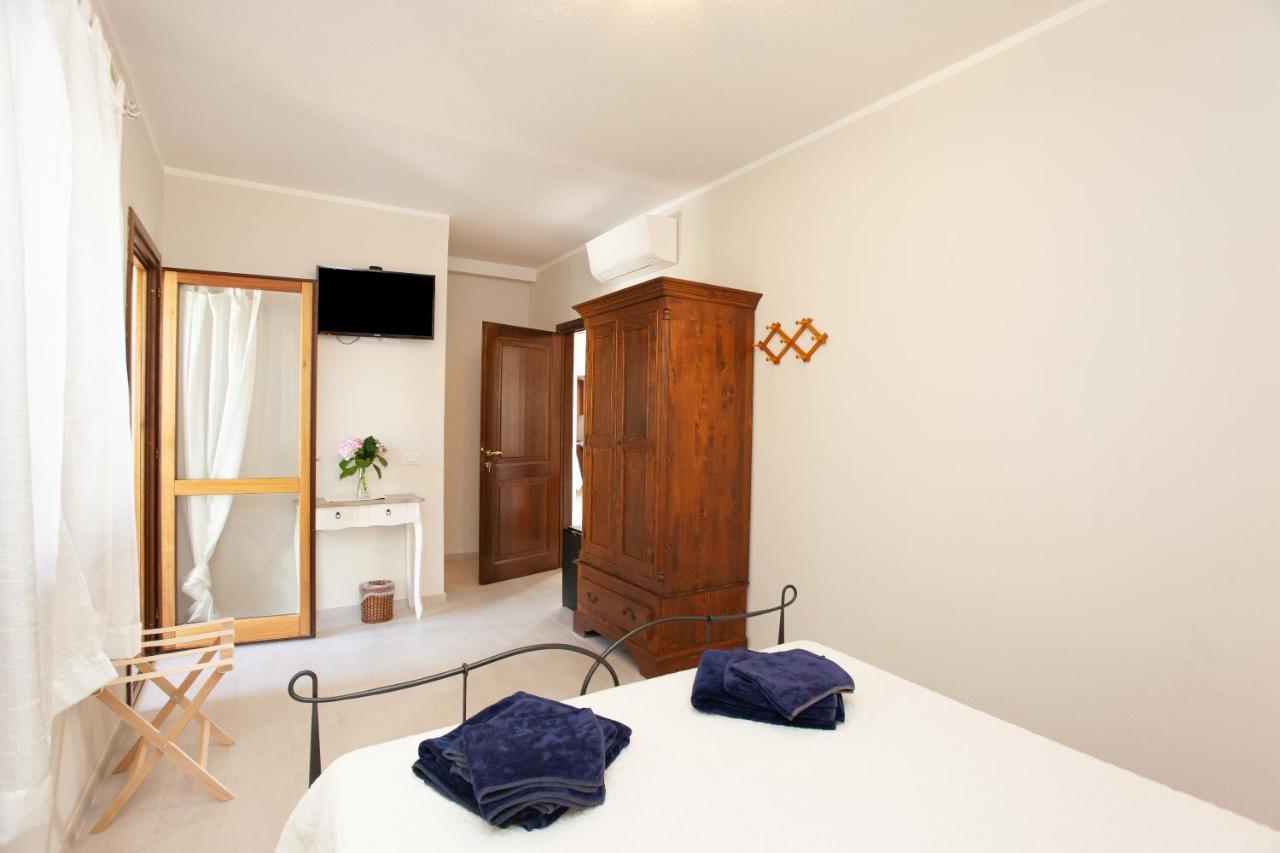 Lu Lioni Rooms San Teodoro  Eksteriør billede