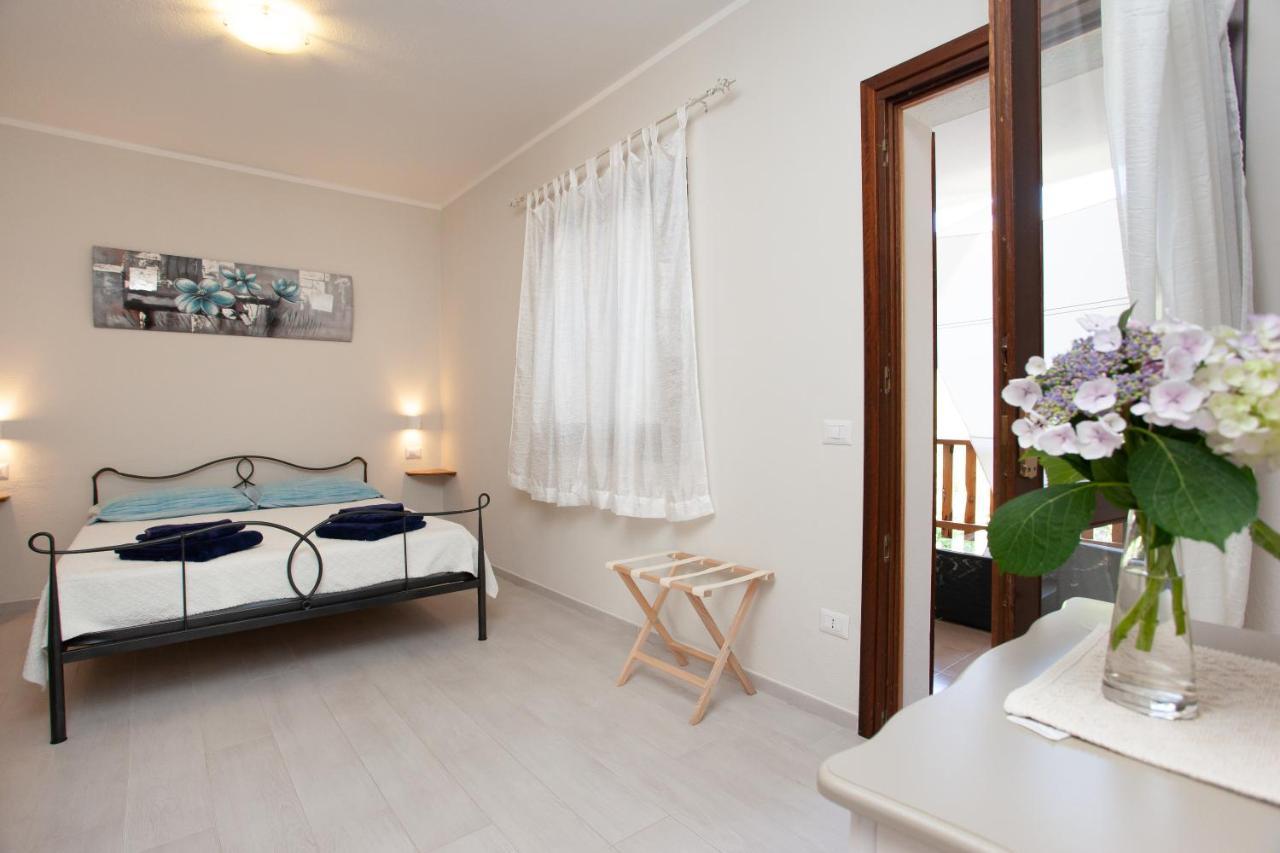 Lu Lioni Rooms San Teodoro  Eksteriør billede